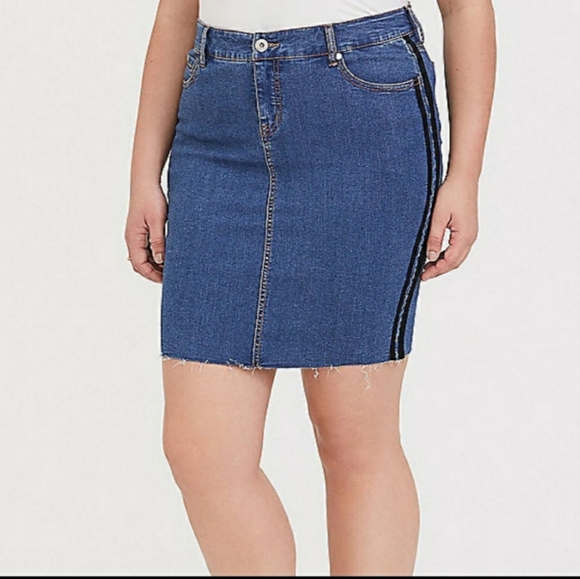 torrid Dresses & Skirts - Torrid denim mini side ribbon skirt